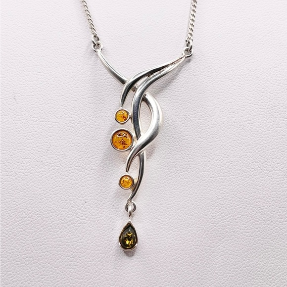 925 Sterling Silver Jewelry - Baltic Amber 925 Sterling Silver Pendant Necklace